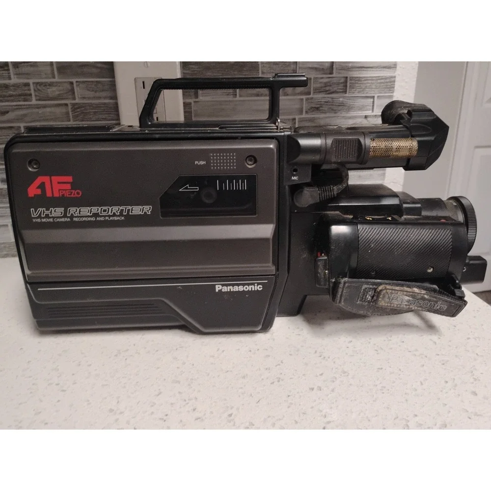 Panasonic VHS Reporter Mfg 1987 PARTS‎ ONLY Professional Camera With Case